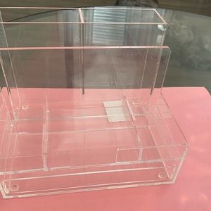 Makeup organizer with drawer